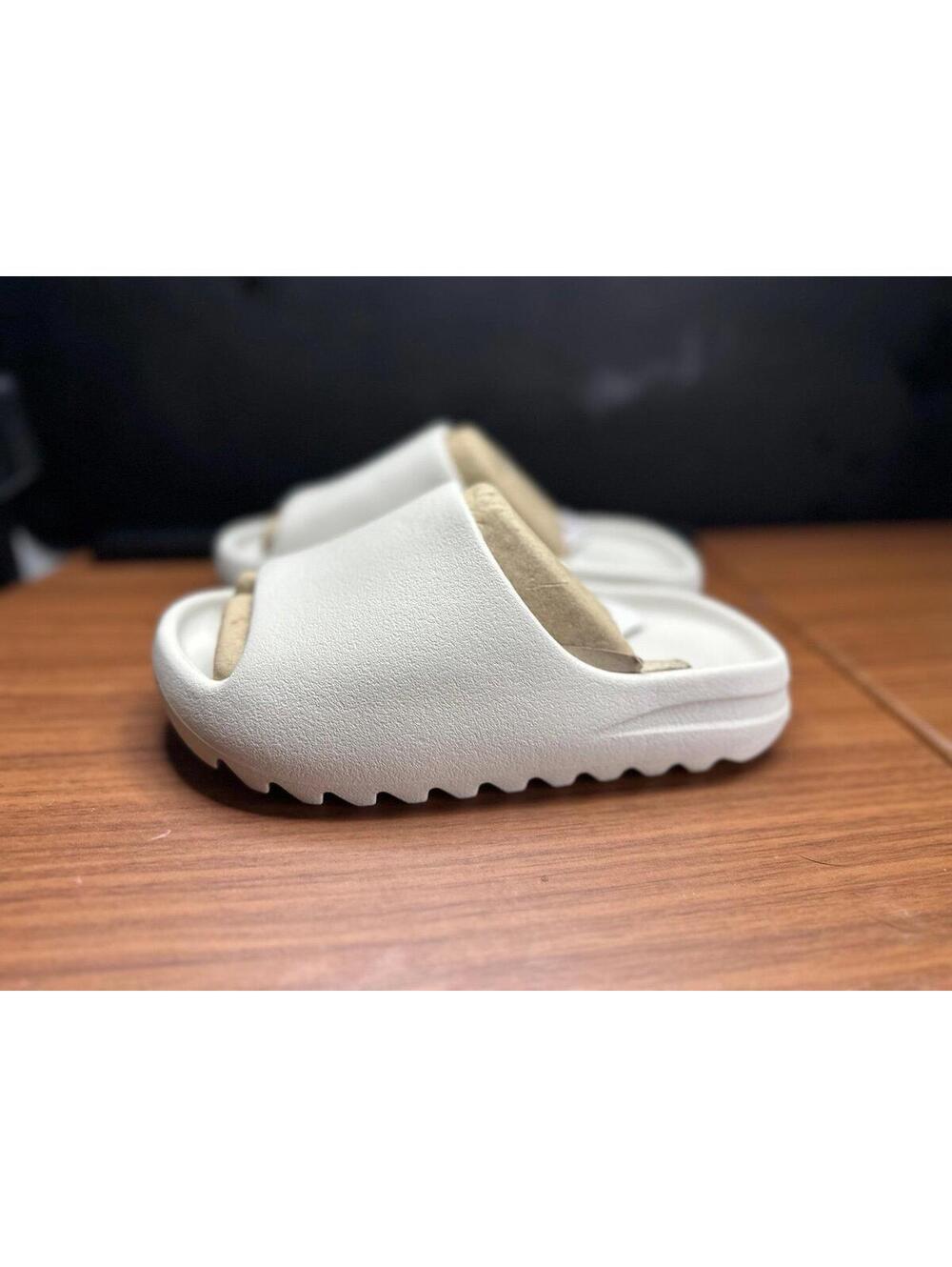 YZY Yeezy Slide "Bone" YS-01 SIZE: 5 NEW